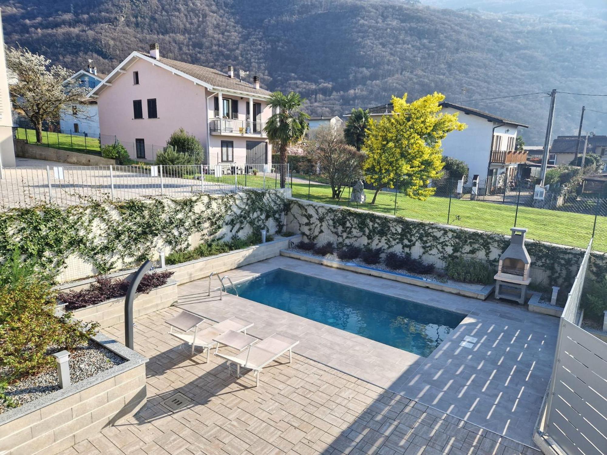 Villa Claudia With Private Pool Colico Exterior foto